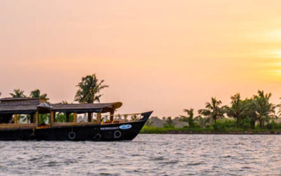 “Sunrise & Sunset Kayaking in Kochi: Paddle Through Stunning Views”